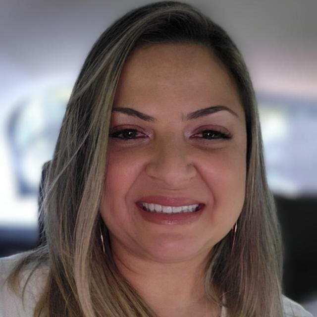 Corretora Debora